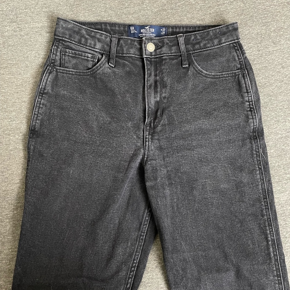 Hollister Ultra High Rise Mom Jean